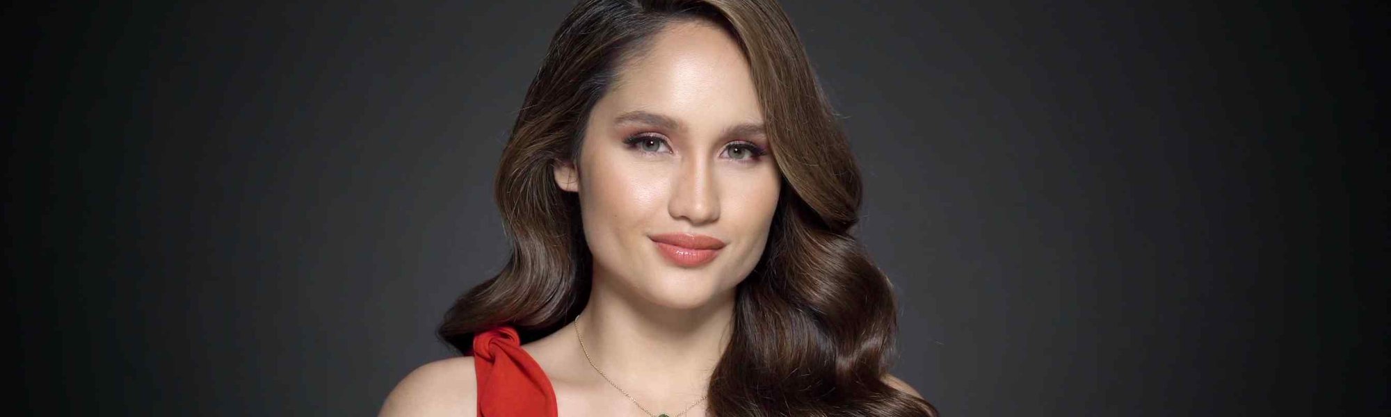 Banner Cinta Laura
